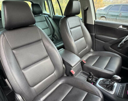 Серый Фольксваген Тигуан, объемом двигателя 1.98 л и пробегом 111 тыс. км за 12700 $, фото 2 на Automoto.ua