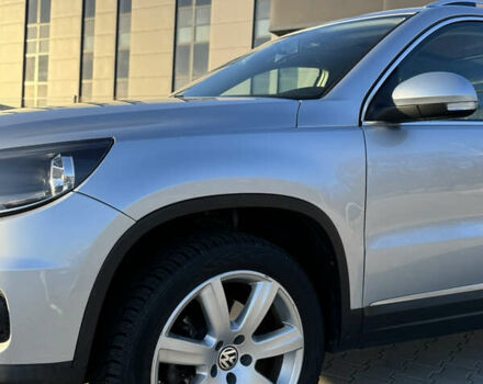 Серый Фольксваген Тигуан, объемом двигателя 2 л и пробегом 125 тыс. км за 14800 $, фото 6 на Automoto.ua