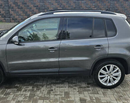 Серый Фольксваген Тигуан, объемом двигателя 2 л и пробегом 260 тыс. км за 13450 $, фото 11 на Automoto.ua