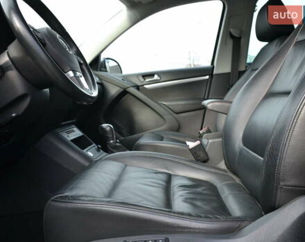 Сірий Фольксваген Тігуан, об'ємом двигуна 1.98 л та пробігом 310 тис. км за 10999 $, фото 13 на Automoto.ua