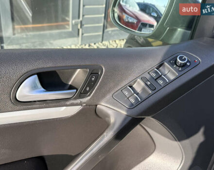 Серый Фольксваген Тигуан, объемом двигателя 2 л и пробегом 205 тыс. км за 15500 $, фото 44 на Automoto.ua