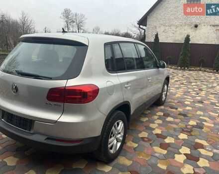 Сірий Фольксваген Тігуан, об'ємом двигуна 2 л та пробігом 255 тис. км за 9600 $, фото 17 на Automoto.ua