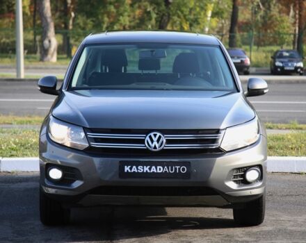 Сірий Фольксваген Тігуан, об'ємом двигуна 2 л та пробігом 129 тис. км за 11600 $, фото 1 на Automoto.ua