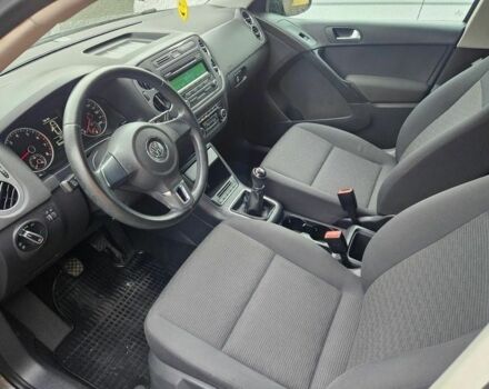 Серый Фольксваген Тигуан, объемом двигателя 1.4 л и пробегом 100 тыс. км за 8000 $, фото 10 на Automoto.ua