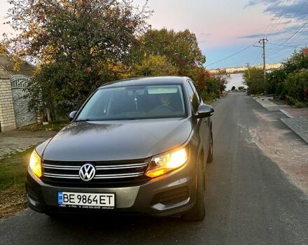 Сірий Фольксваген Тігуан, об'ємом двигуна 2 л та пробігом 170 тис. км за 12500 $, фото 1 на Automoto.ua