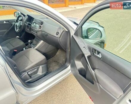 Сірий Фольксваген Тігуан, об'ємом двигуна 1.98 л та пробігом 132 тис. км за 11500 $, фото 15 на Automoto.ua