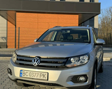 Серый Фольксваген Тигуан, объемом двигателя 2 л и пробегом 125 тыс. км за 14800 $, фото 1 на Automoto.ua