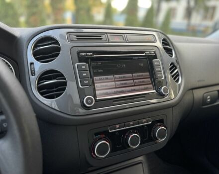 Серый Фольксваген Тигуан, объемом двигателя 2 л и пробегом 170 тыс. км за 9990 $, фото 16 на Automoto.ua