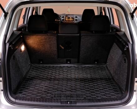 Серый Фольксваген Тигуан, объемом двигателя 2 л и пробегом 170 тыс. км за 9900 $, фото 8 на Automoto.ua