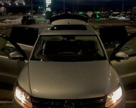 Сірий Фольксваген Тігуан, об'ємом двигуна 1.98 л та пробігом 211 тис. км за 12000 $, фото 6 на Automoto.ua