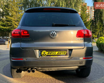 Серый Фольксваген Тигуан, объемом двигателя 2 л и пробегом 195 тыс. км за 10800 $, фото 5 на Automoto.ua