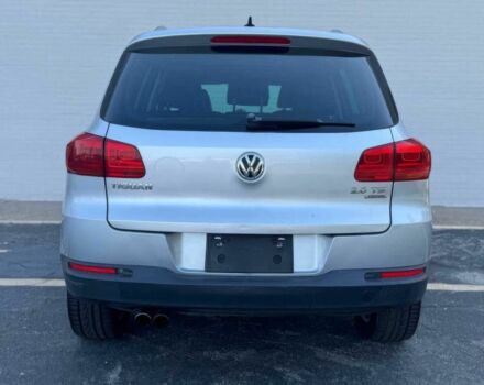 Сірий Фольксваген Тігуан, об'ємом двигуна 2 л та пробігом 98 тис. км за 7200 $, фото 3 на Automoto.ua