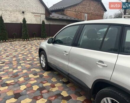 Сірий Фольксваген Тігуан, об'ємом двигуна 2 л та пробігом 255 тис. км за 9600 $, фото 15 на Automoto.ua