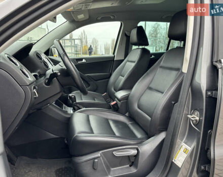 Серый Фольксваген Тигуан, объемом двигателя 1.98 л и пробегом 239 тыс. км за 11000 $, фото 13 на Automoto.ua