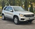 Серый Фольксваген Тигуан, объемом двигателя 2 л и пробегом 170 тыс. км за 9990 $, фото 1 на Automoto.ua