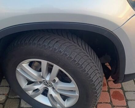 Серый Фольксваген Тигуан, объемом двигателя 2 л и пробегом 193 тыс. км за 10500 $, фото 13 на Automoto.ua