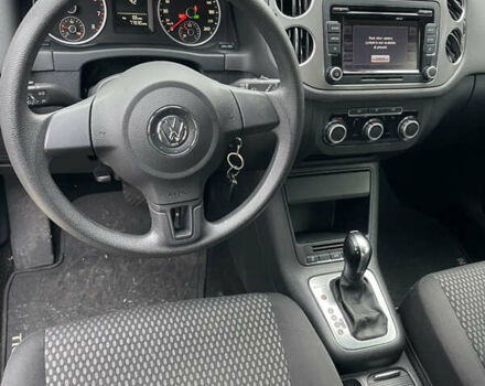 Сірий Фольксваген Тігуан, об'ємом двигуна 2 л та пробігом 120 тис. км за 12500 $, фото 15 на Automoto.ua