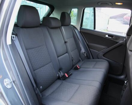 Сірий Фольксваген Тігуан, об'ємом двигуна 2 л та пробігом 129 тис. км за 11600 $, фото 8 на Automoto.ua