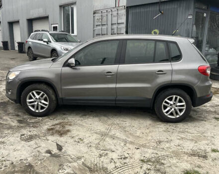 Сірий Фольксваген Тігуан, об'ємом двигуна 2 л та пробігом 120 тис. км за 12500 $, фото 7 на Automoto.ua