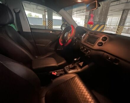 Серый Фольксваген Тигуан, объемом двигателя 2 л и пробегом 199 тыс. км за 11999 $, фото 8 на Automoto.ua