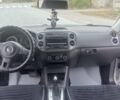 Сірий Фольксваген Тігуан, об'ємом двигуна 1.98 л та пробігом 243 тис. км за 10000 $, фото 16 на Automoto.ua