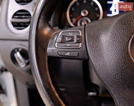 Сірий Фольксваген Тігуан, об'ємом двигуна 2 л та пробігом 170 тис. км за 9900 $, фото 20 на Automoto.ua