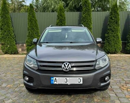 Серый Фольксваген Тигуан, объемом двигателя 2 л и пробегом 290 тыс. км за 9200 $, фото 2 на Automoto.ua