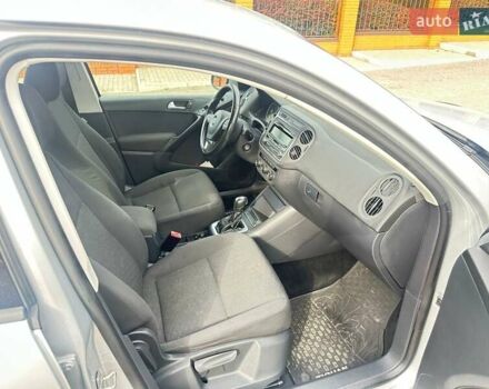 Сірий Фольксваген Тігуан, об'ємом двигуна 1.98 л та пробігом 132 тис. км за 11500 $, фото 14 на Automoto.ua