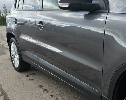 Серый Фольксваген Тигуан, объемом двигателя 2 л и пробегом 260 тыс. км за 13450 $, фото 2 на Automoto.ua