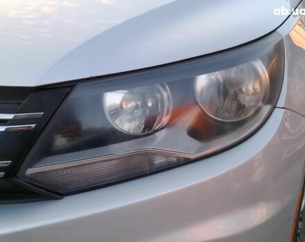 Серый Фольксваген Тигуан, объемом двигателя 2 л и пробегом 184 тыс. км за 10990 $, фото 2 на Automoto.ua