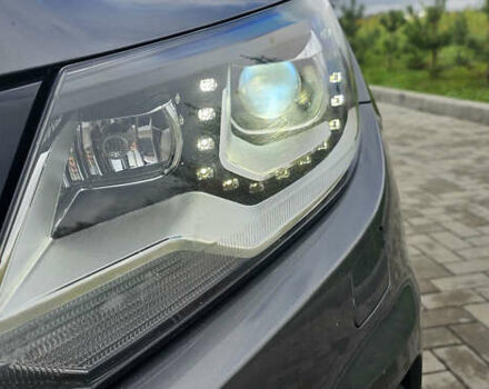 Серый Фольксваген Тигуан, объемом двигателя 2 л и пробегом 260 тыс. км за 13450 $, фото 3 на Automoto.ua