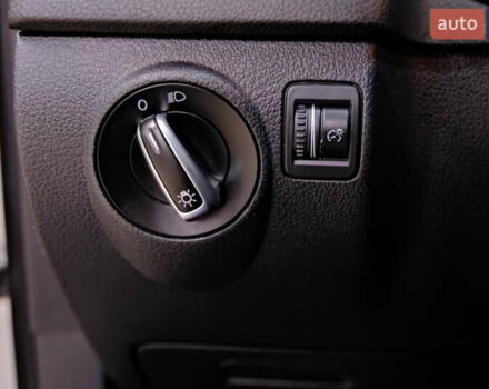 Сірий Фольксваген Тігуан, об'ємом двигуна 2 л та пробігом 170 тис. км за 9900 $, фото 23 на Automoto.ua