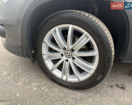 Серый Фольксваген Тигуан, объемом двигателя 1.97 л и пробегом 247 тыс. км за 14500 $, фото 9 на Automoto.ua
