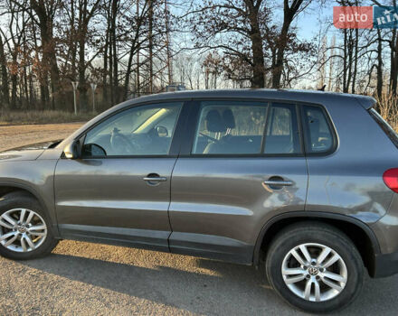 Серый Фольксваген Тигуан, объемом двигателя 1.98 л и пробегом 220 тыс. км за 11000 $, фото 5 на Automoto.ua