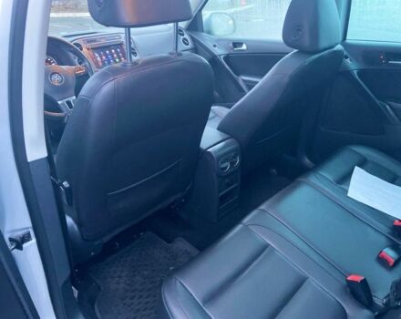 Серый Фольксваген Тигуан, объемом двигателя 2 л и пробегом 176 тыс. км за 10999 $, фото 18 на Automoto.ua