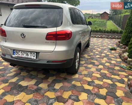 Сірий Фольксваген Тігуан, об'ємом двигуна 2 л та пробігом 255 тис. км за 9600 $, фото 5 на Automoto.ua