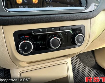 Сірий Фольксваген Тігуан, об'ємом двигуна 2 л та пробігом 184 тис. км за 11500 $, фото 6 на Automoto.ua