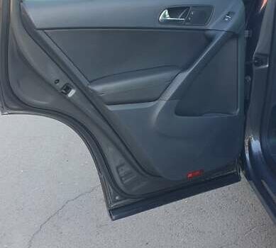 Сірий Фольксваген Тігуан, об'ємом двигуна 1.98 л та пробігом 227 тис. км за 11500 $, фото 20 на Automoto.ua