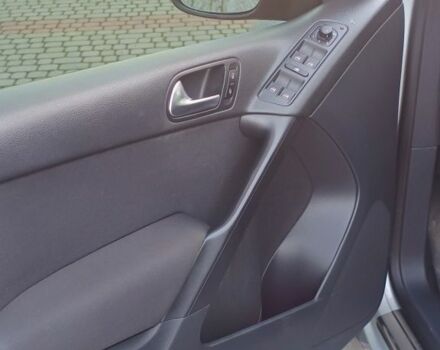 Серый Фольксваген Тигуан, объемом двигателя 2 л и пробегом 193 тыс. км за 10500 $, фото 8 на Automoto.ua