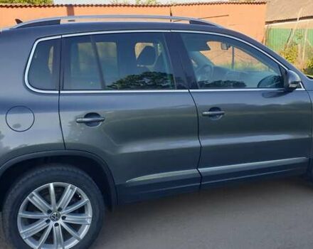 Сірий Фольксваген Тігуан, об'ємом двигуна 1.98 л та пробігом 227 тис. км за 11500 $, фото 4 на Automoto.ua