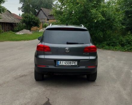 Сірий Фольксваген Тігуан, об'ємом двигуна 2 л та пробігом 205 тис. км за 12200 $, фото 5 на Automoto.ua