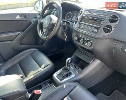 Сірий Фольксваген Тігуан, об'ємом двигуна 2 л та пробігом 160 тис. км за 9999 $, фото 10 на Automoto.ua