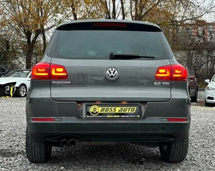 Серый Фольксваген Тигуан, объемом двигателя 2 л и пробегом 195 тыс. км за 10800 $, фото 4 на Automoto.ua