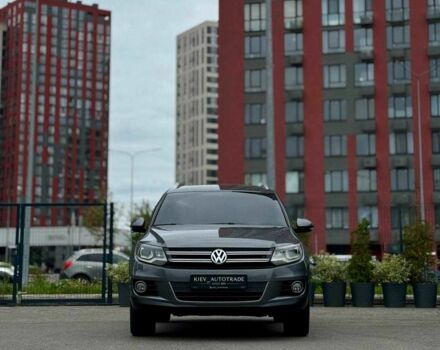 Сірий Фольксваген Тігуан, об'ємом двигуна 2 л та пробігом 186 тис. км за 14500 $, фото 3 на Automoto.ua