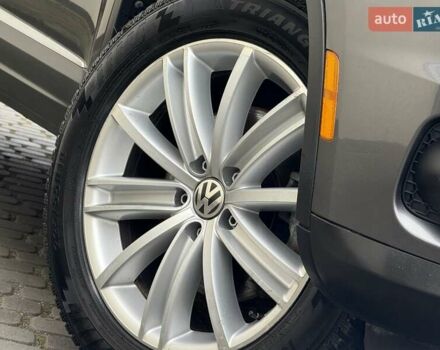 Серый Фольксваген Тигуан, объемом двигателя 1.98 л и пробегом 227 тыс. км за 10950 $, фото 4 на Automoto.ua