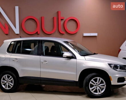 Сірий Фольксваген Тігуан, об'ємом двигуна 2 л та пробігом 170 тис. км за 9900 $, фото 7 на Automoto.ua