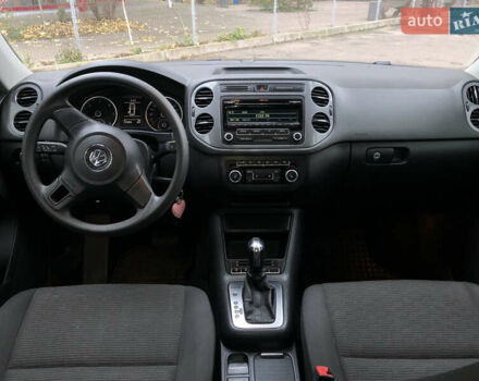Серый Фольксваген Тигуан, объемом двигателя 2 л и пробегом 212 тыс. км за 14800 $, фото 13 на Automoto.ua