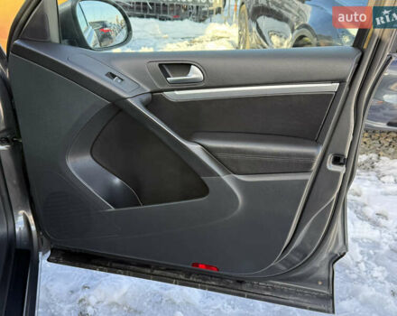 Серый Фольксваген Тигуан, объемом двигателя 2 л и пробегом 205 тыс. км за 15500 $, фото 31 на Automoto.ua