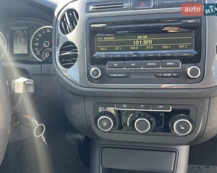 Сірий Фольксваген Тігуан, об'ємом двигуна 2 л та пробігом 160 тис. км за 9999 $, фото 11 на Automoto.ua