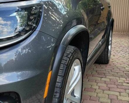 Серый Фольксваген Тигуан, объемом двигателя 2 л и пробегом 170 тыс. км за 12500 $, фото 8 на Automoto.ua